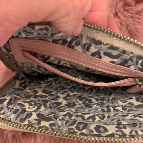 RARE Coach Poppy shimmery wristlet - Picture 9 of 15